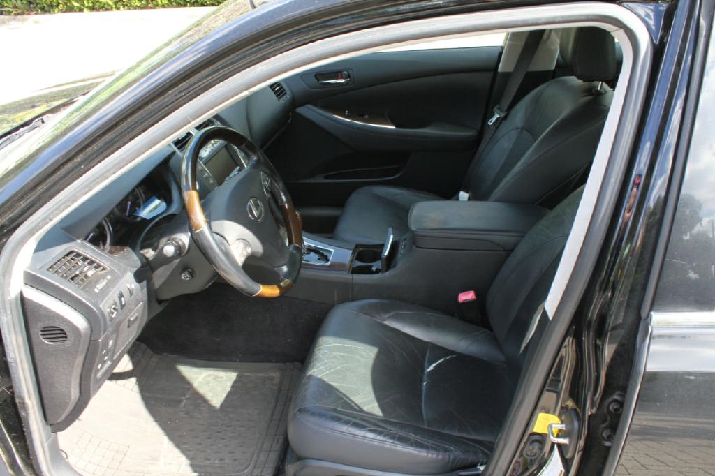 Lexus ES 350 Sedan 2011