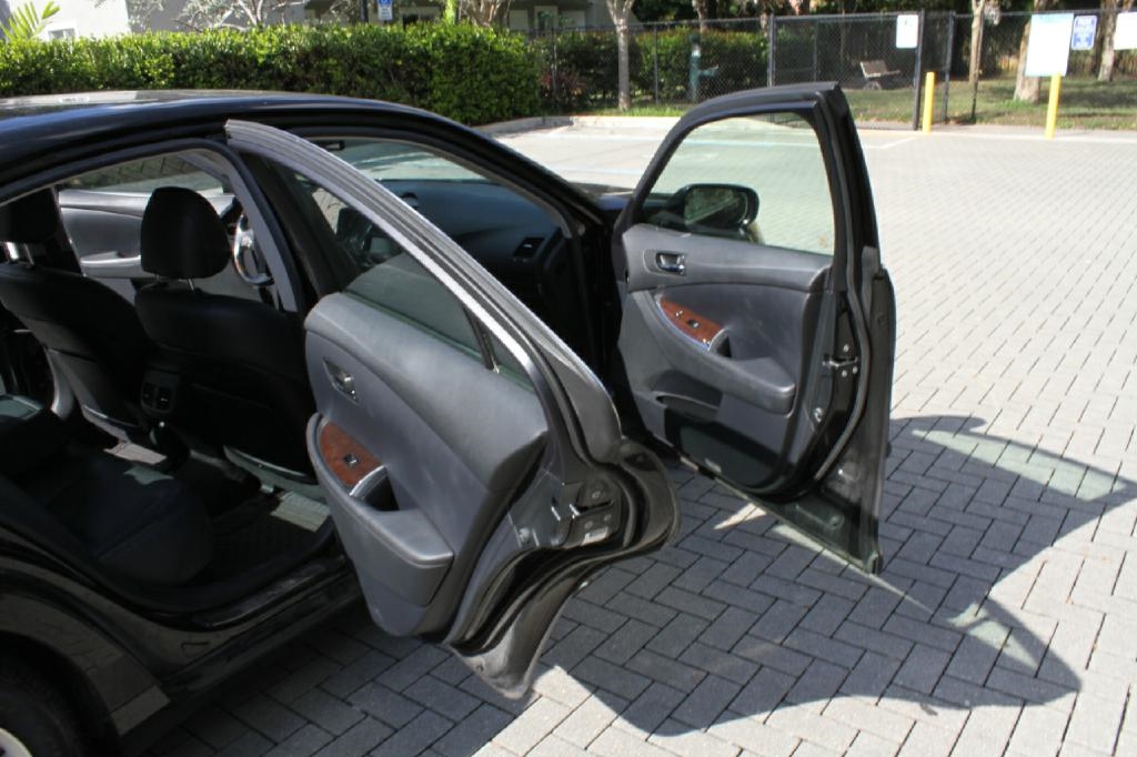 Lexus ES 350 Sedan 2011