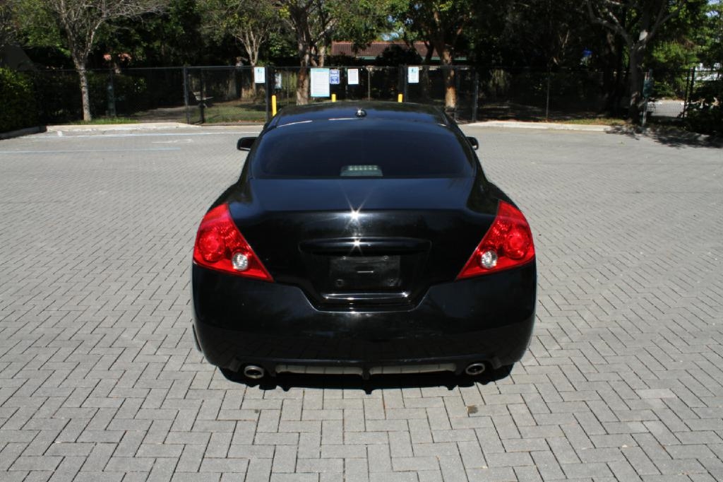 Nissan Altima 2.5 S Coupe 2008