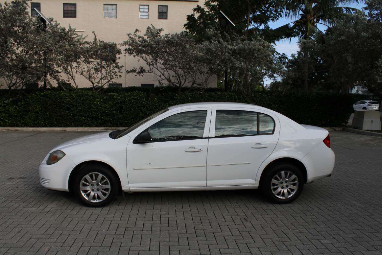 Chevrolet Cobalt LS Sedan 2010