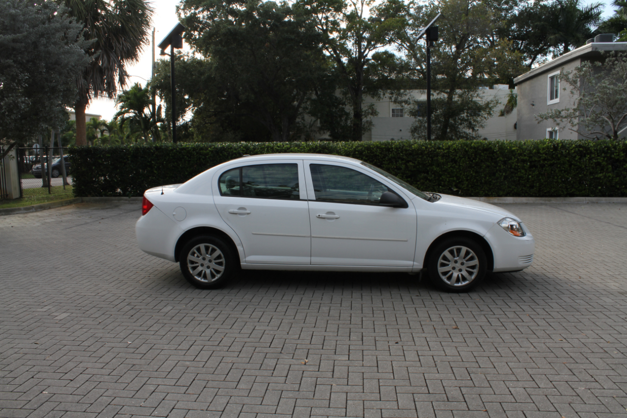 Chevrolet Cobalt LS Sedan 2010