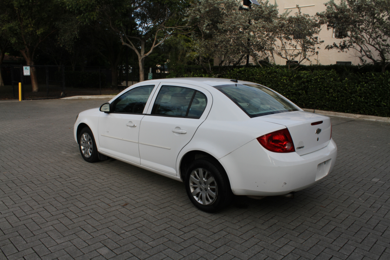 Chevrolet Cobalt LS Sedan 2010