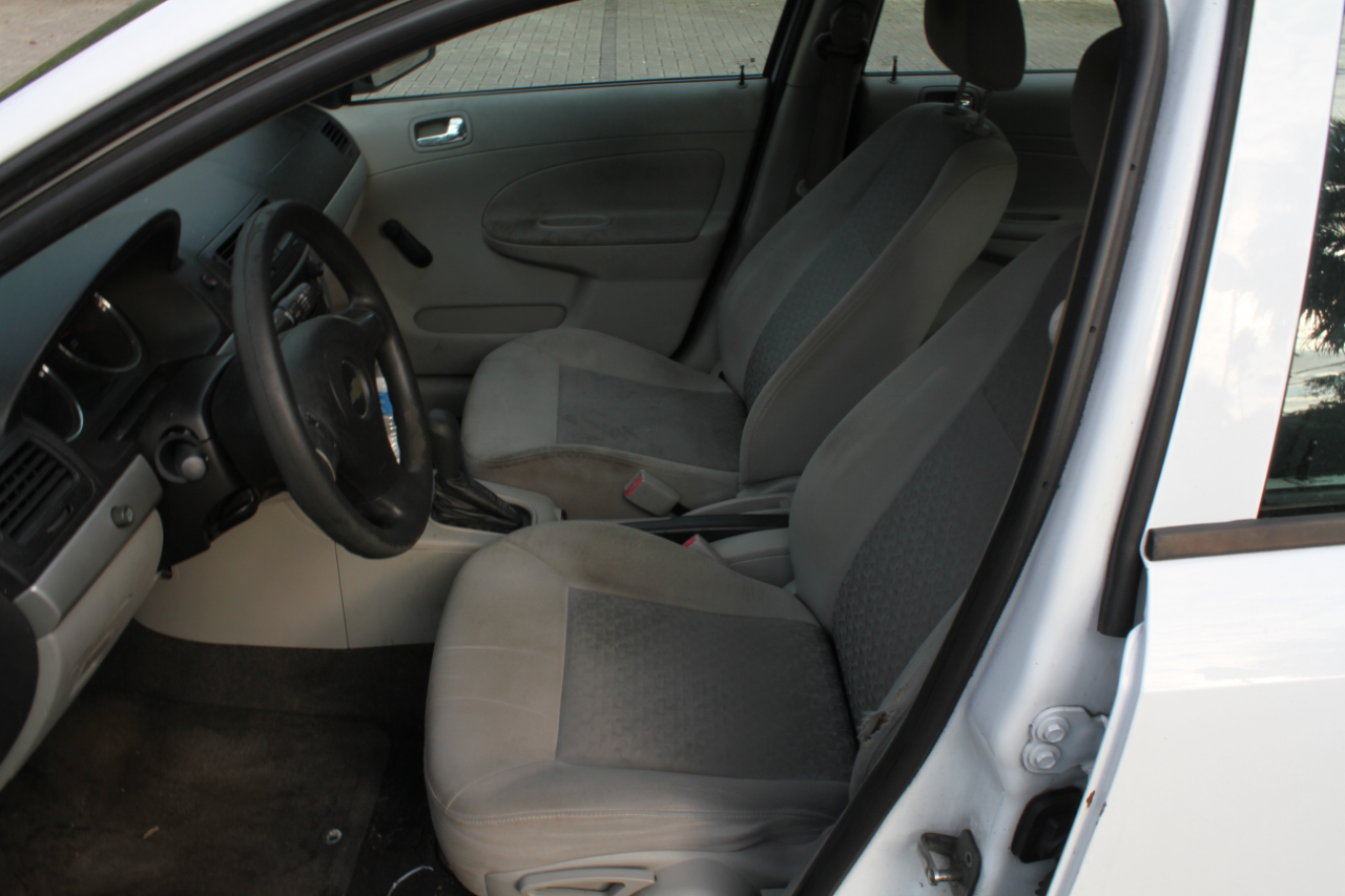 Chevrolet Cobalt LS Sedan 2010