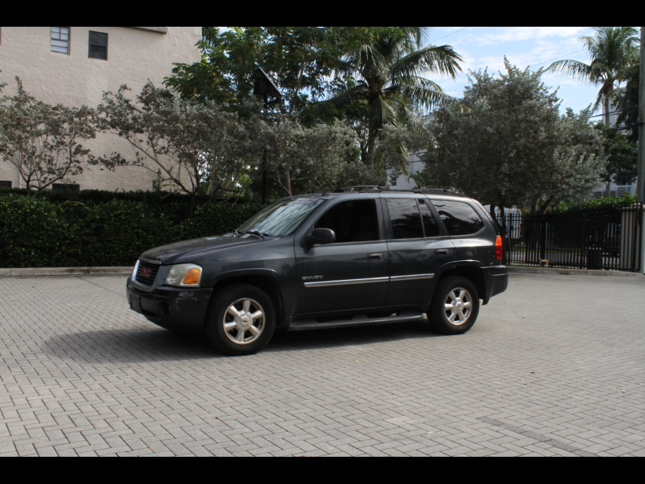 GMC Envoy SLE 2WD 2006