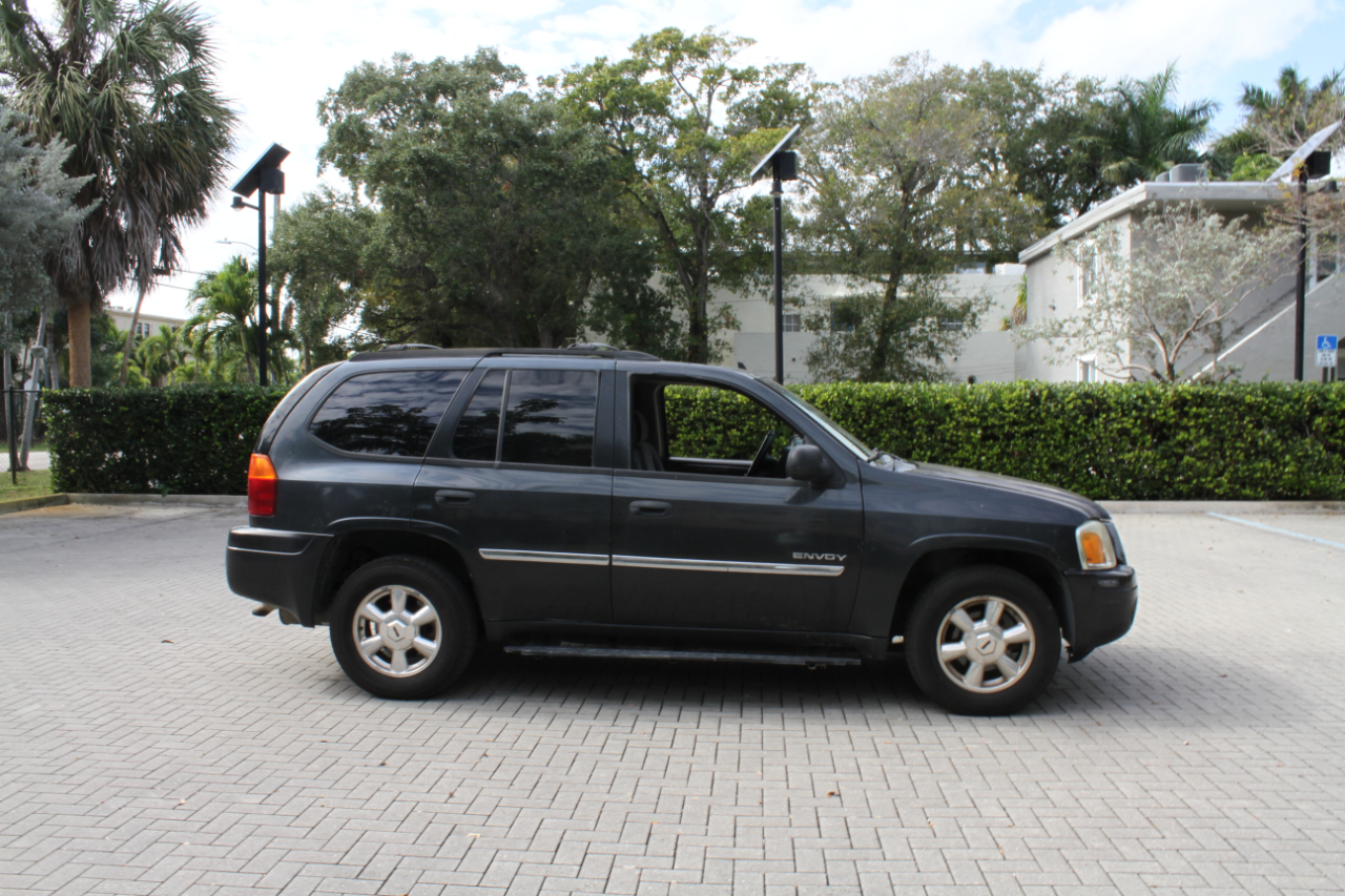 GMC Envoy SLE 2WD 2006