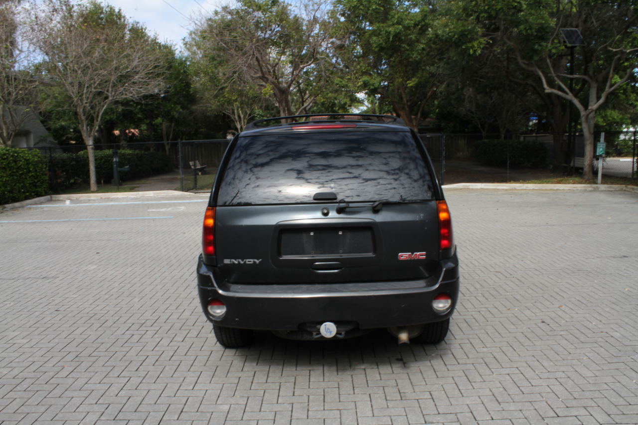 GMC Envoy SLE 2WD 2006