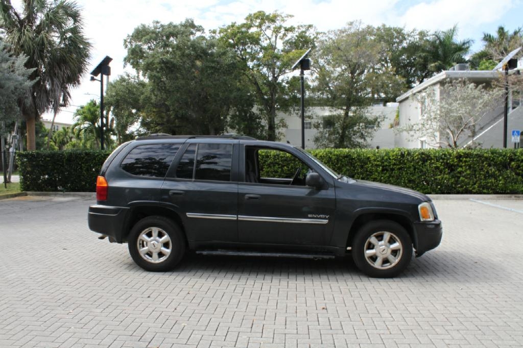 GMC Envoy SLE 2WD 2006