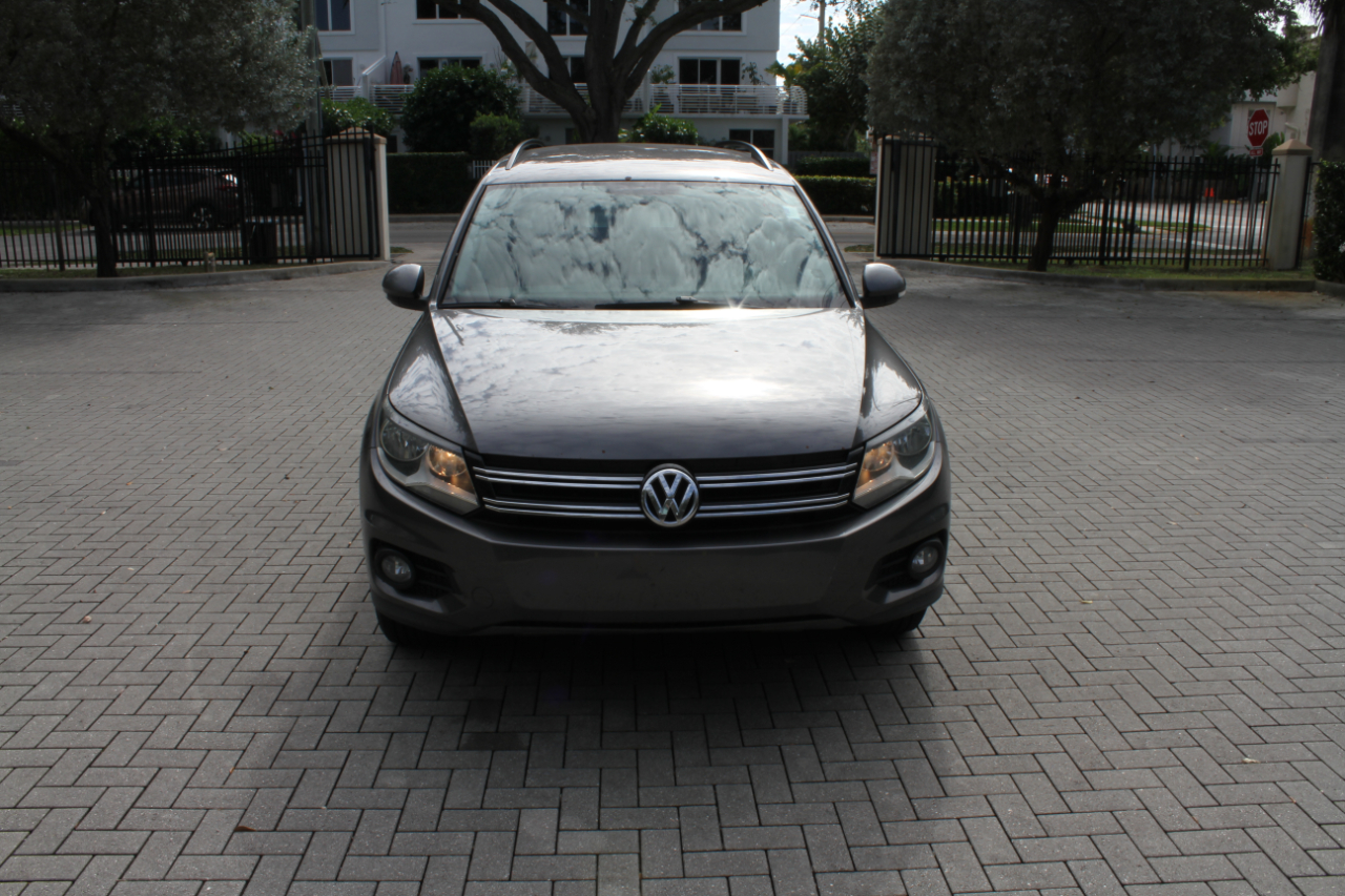 Volkswagen Tiguan S 2014