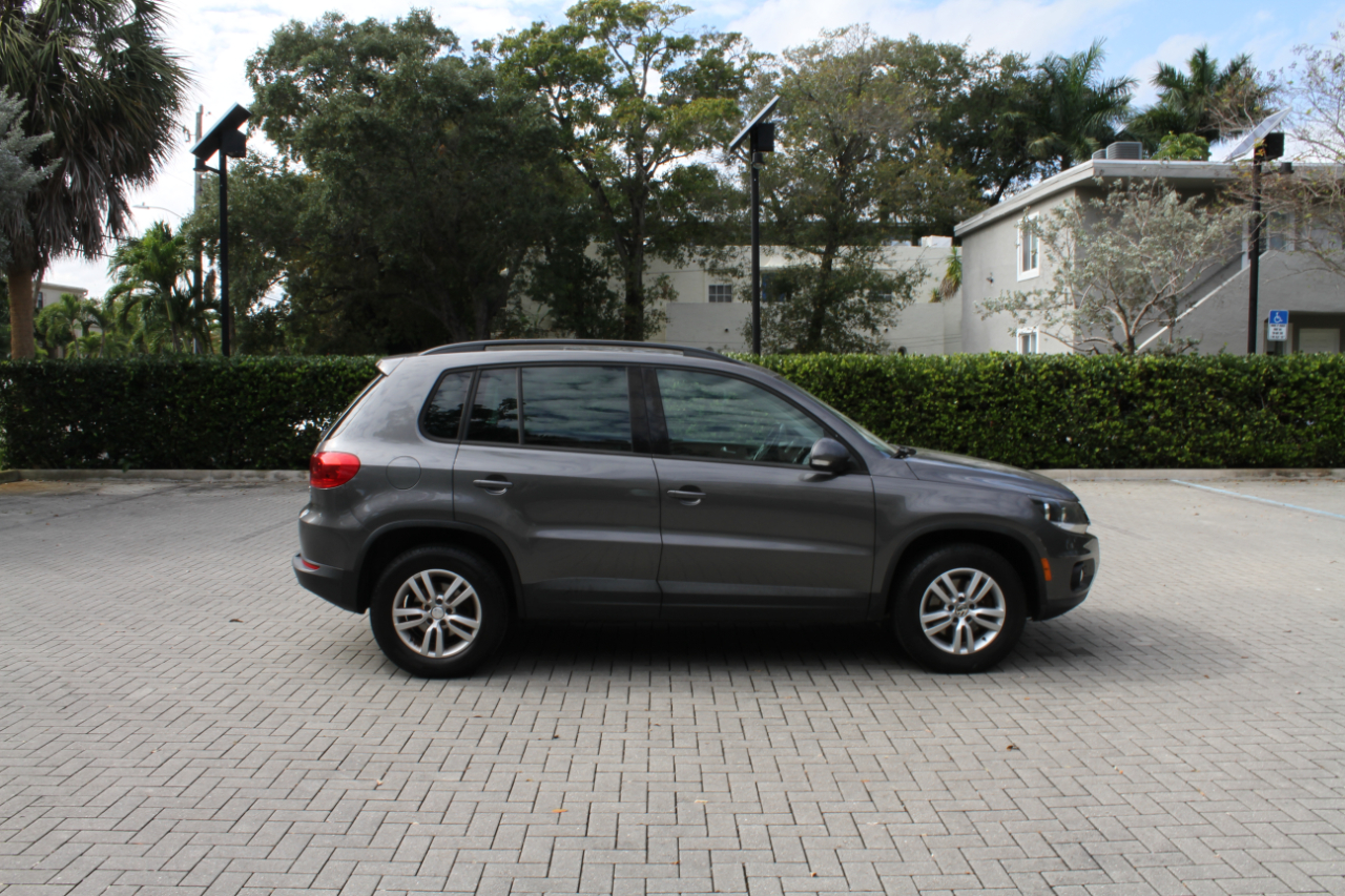 Volkswagen Tiguan S 2014