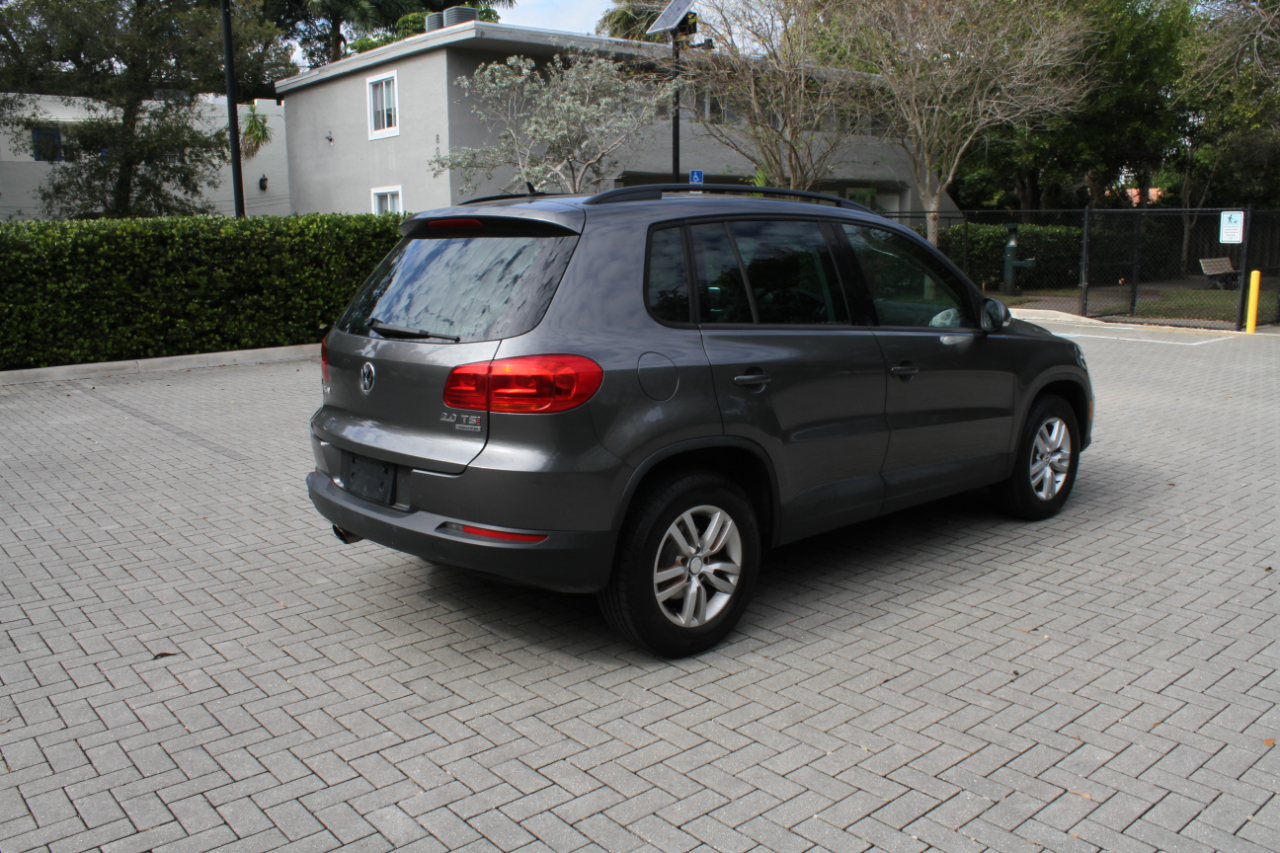 Volkswagen Tiguan S 2014
