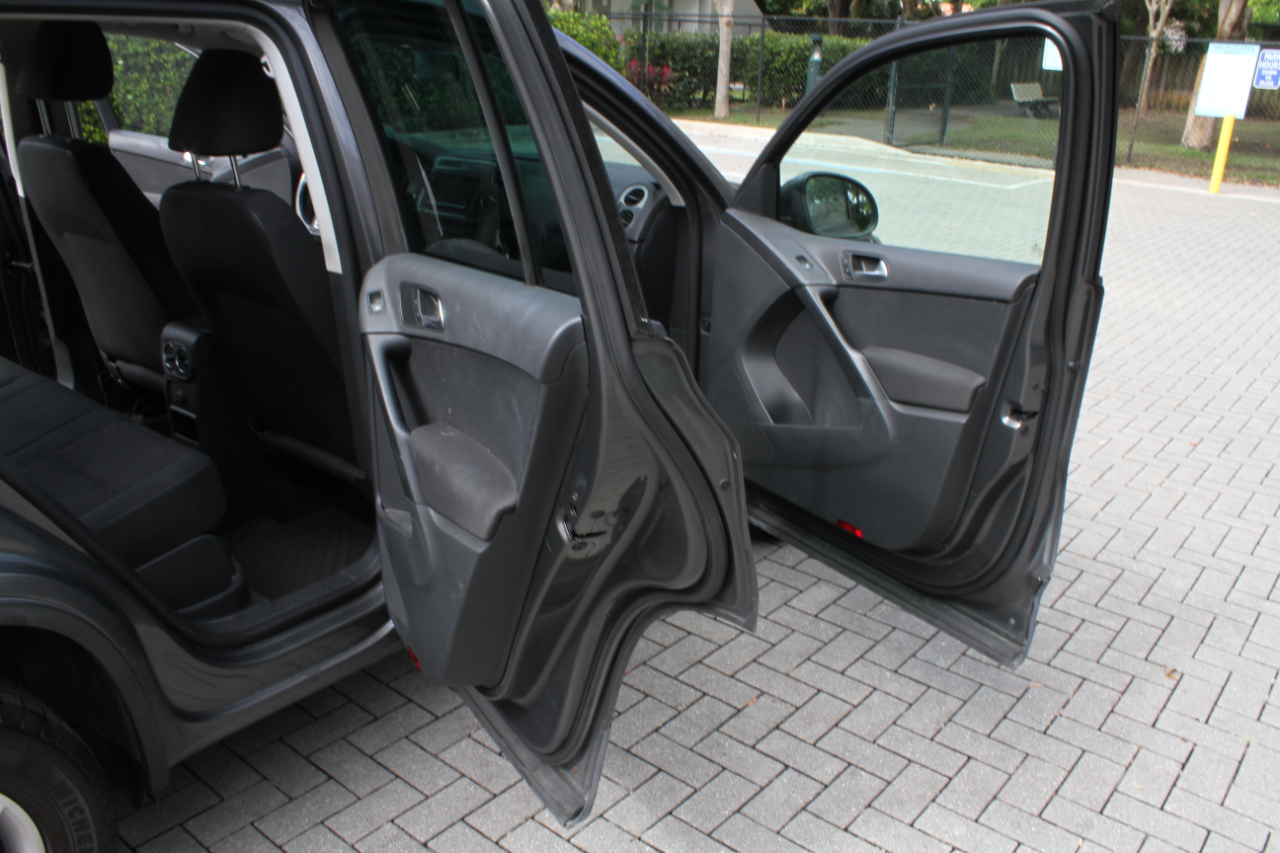 Volkswagen Tiguan S 2014