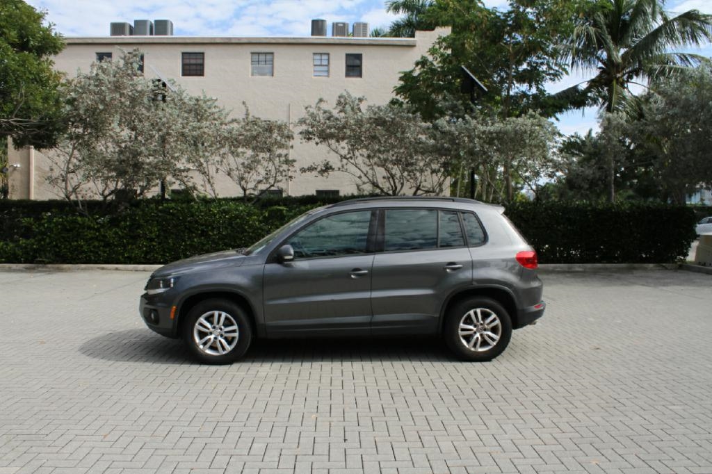 Volkswagen Tiguan S 2014
