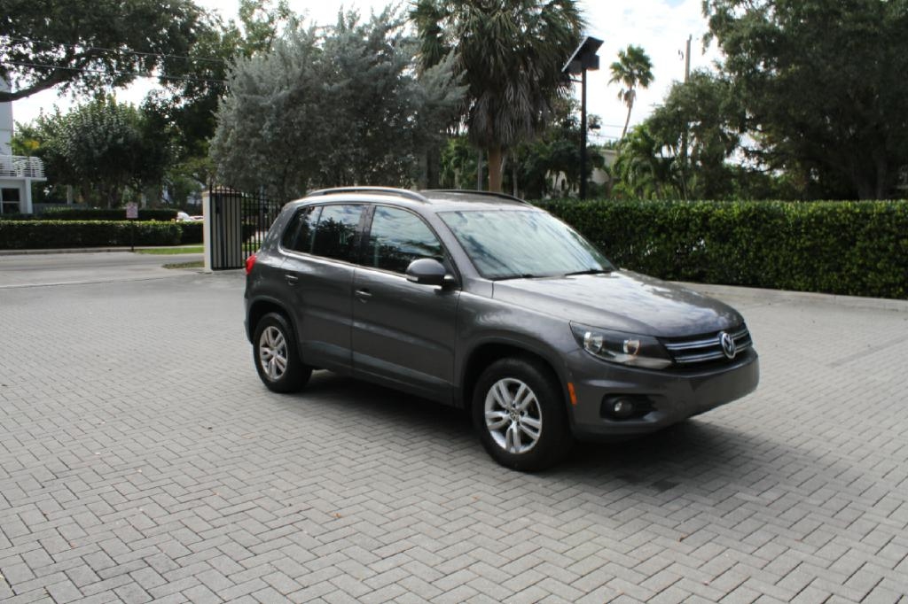 Volkswagen Tiguan S 2014