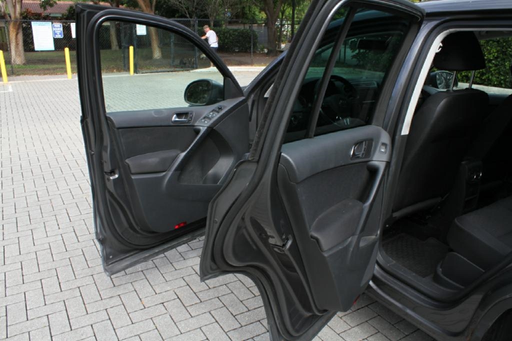 Volkswagen Tiguan S 2014