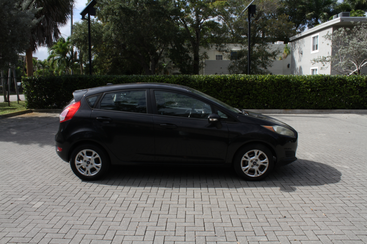 Ford Fiesta SE Hatchback 2015