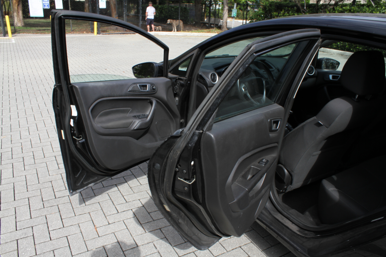 Ford Fiesta SE Hatchback 2015