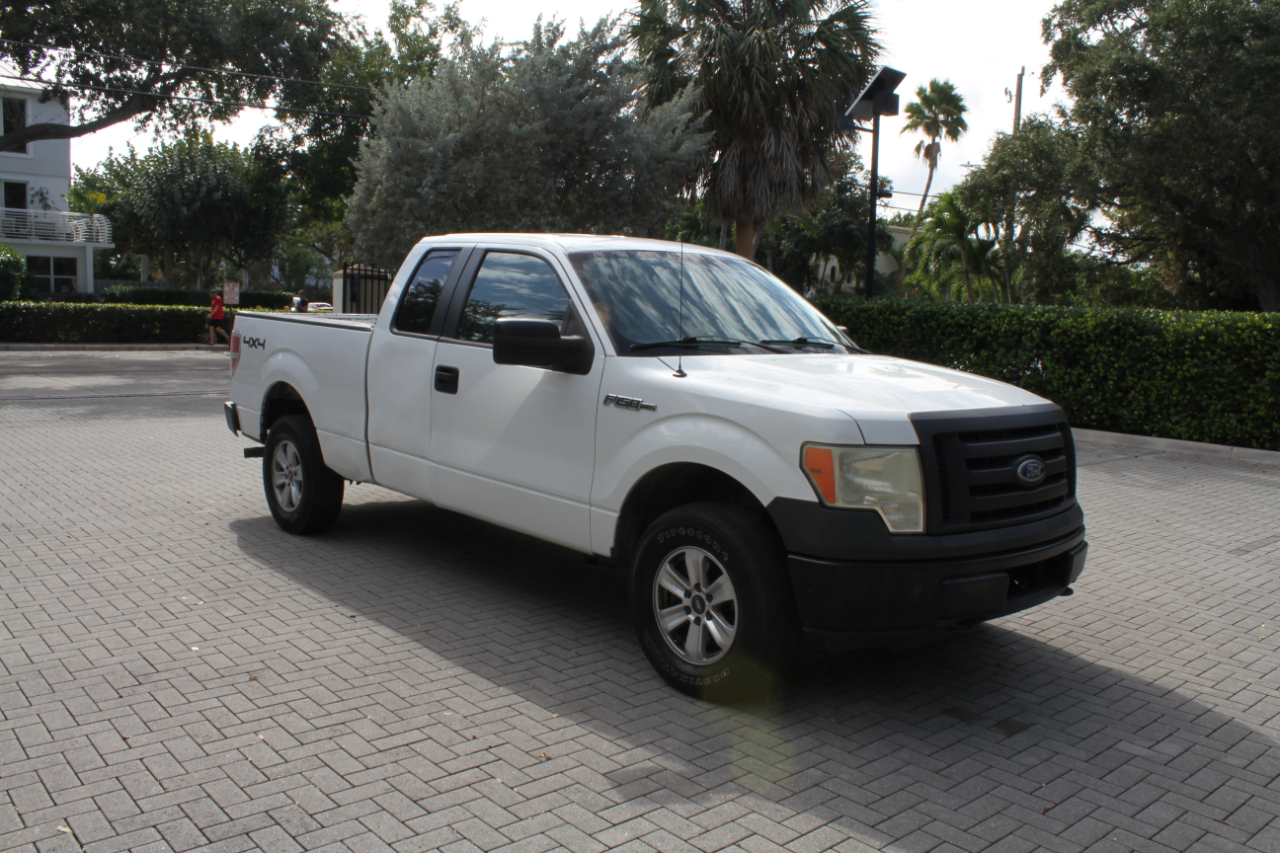 Ford F-150 XLT SuperCab 8-ft. Bed 4WD 2010