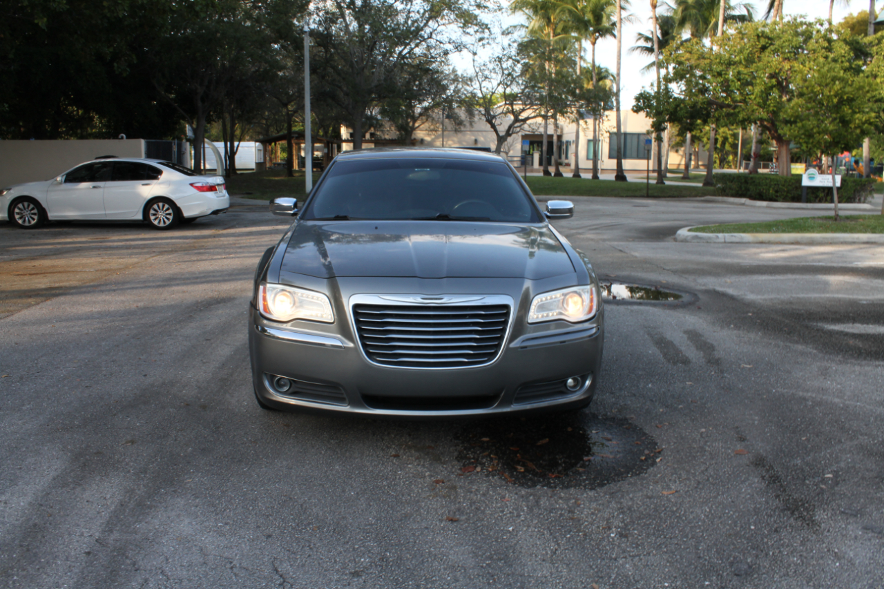 Chrysler 300 Limited RWD 2012