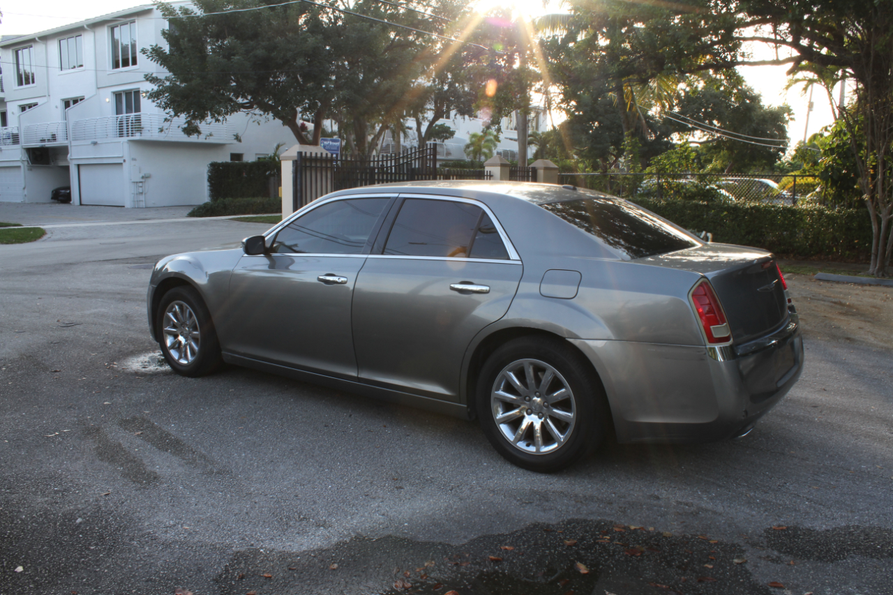 Chrysler 300 Limited RWD 2012