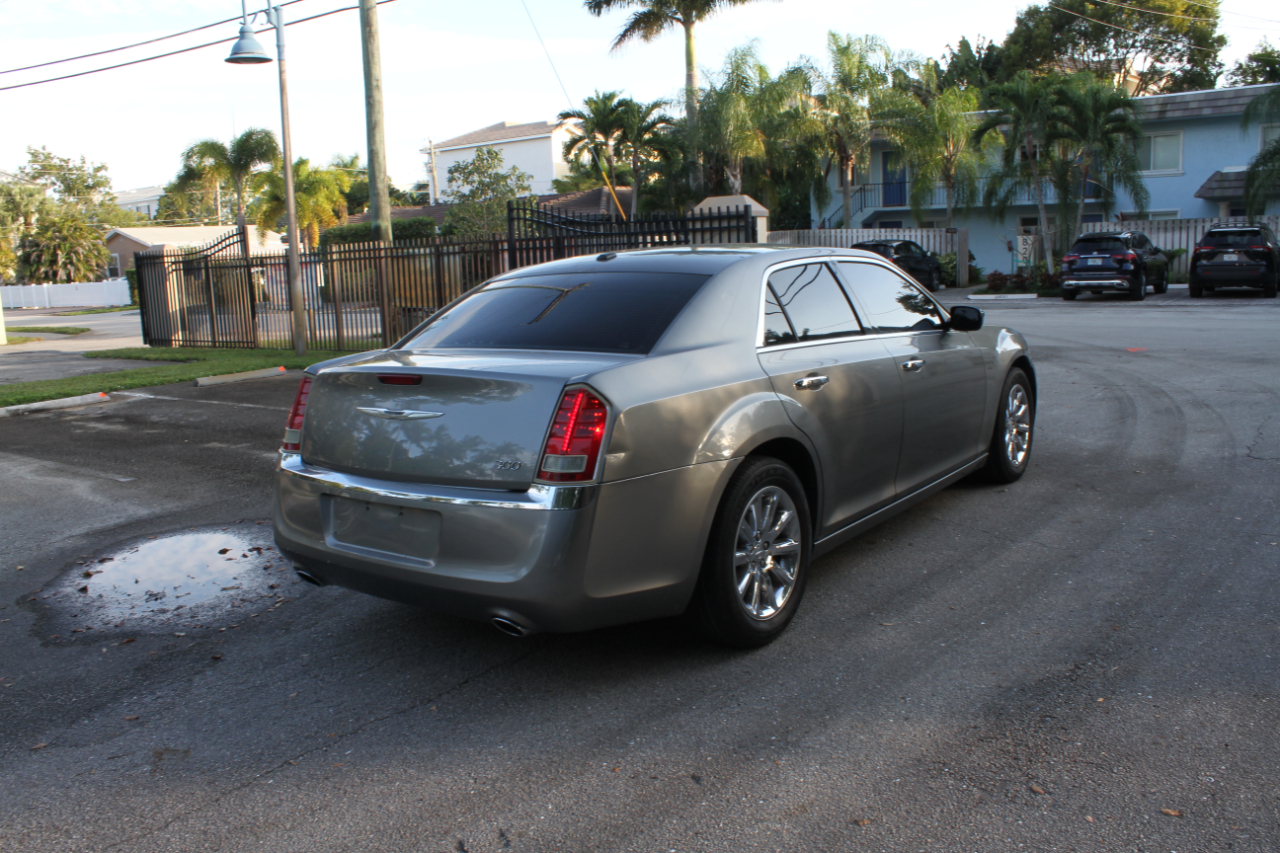 Chrysler 300 Limited RWD 2012