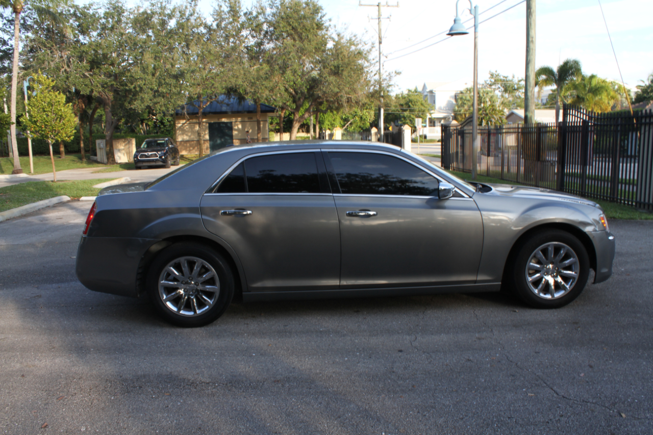 Chrysler 300 Limited RWD 2012