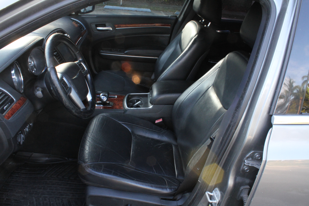 Chrysler 300 Limited RWD 2012