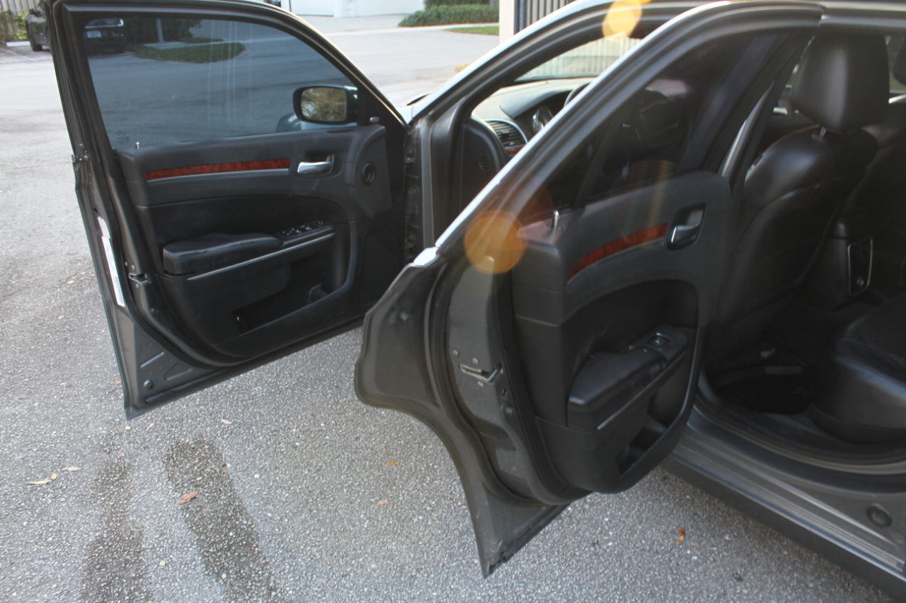 Chrysler 300 Limited RWD 2012