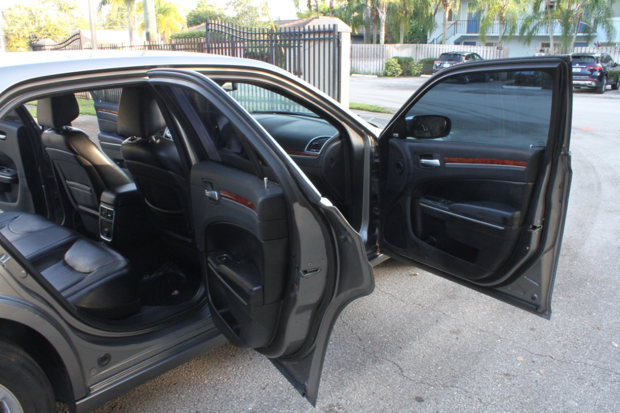 Chrysler 300 Limited RWD 2012