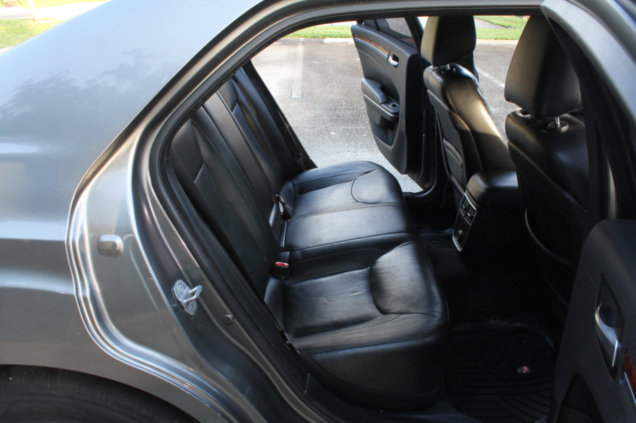 Chrysler 300 Limited RWD 2012