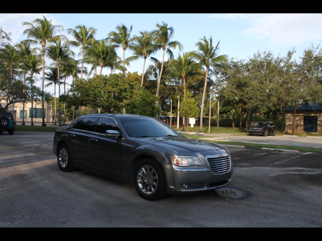 2012 Chrysler 300 Limited RWD