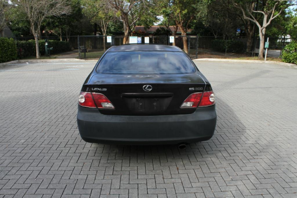 Lexus ES 300 Sedan 2002