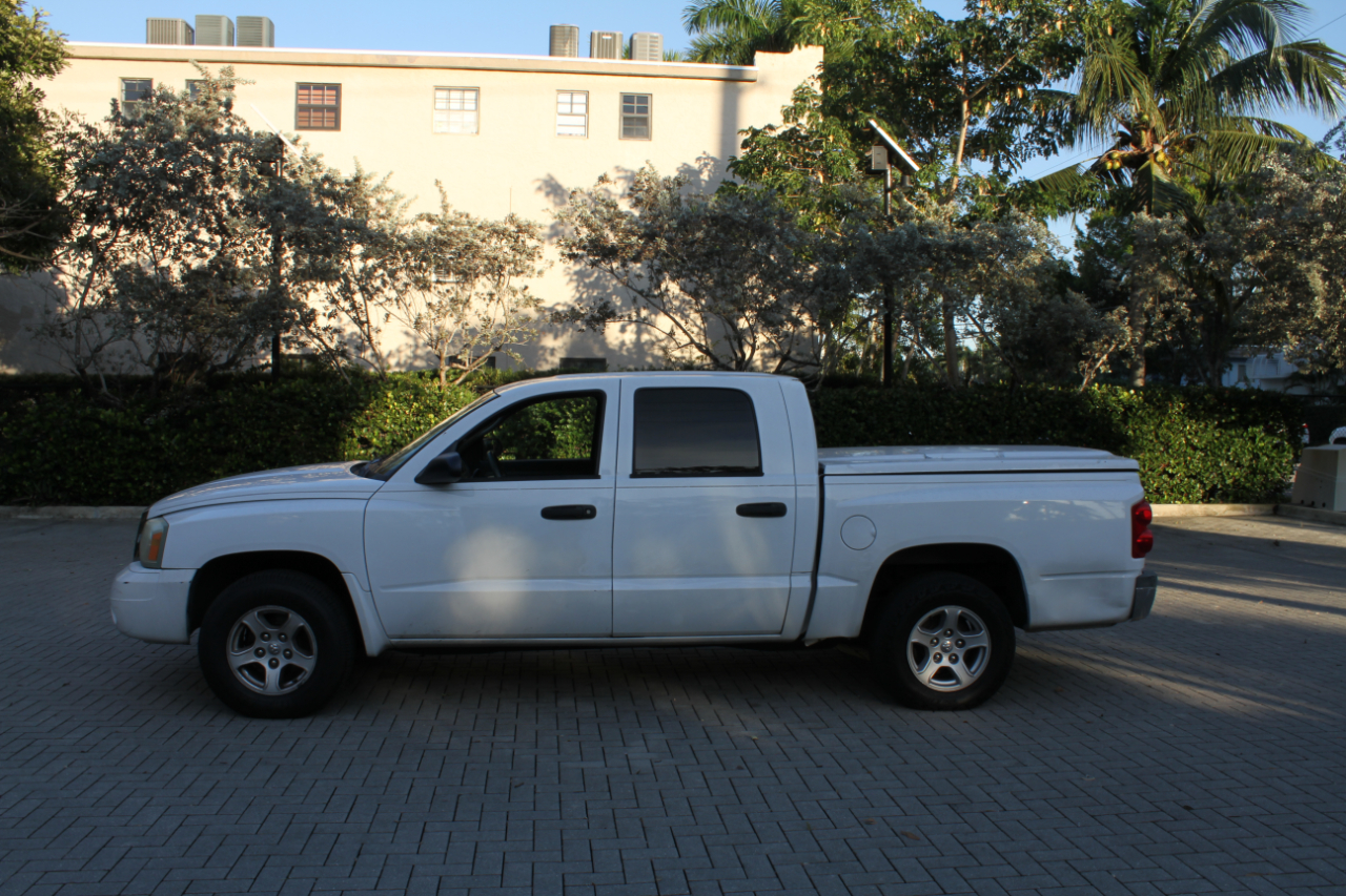 Dodge Dakota SLT Quad Cab 2WD 2006