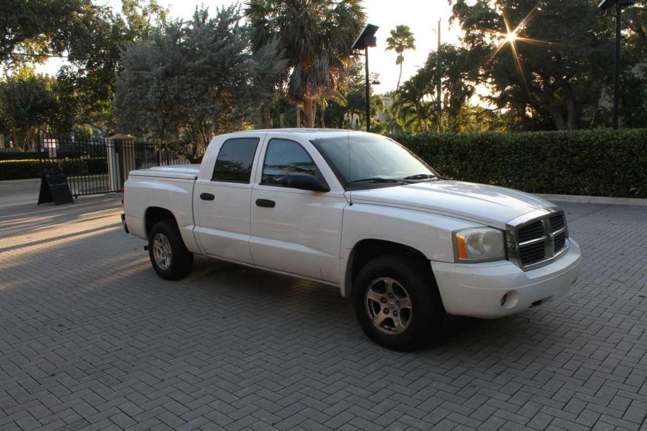 Dodge Dakota SLT Quad Cab 2WD 2006