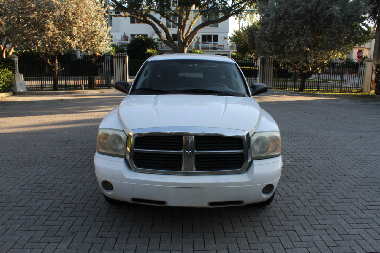 Dodge Dakota SLT Quad Cab 2WD 2006