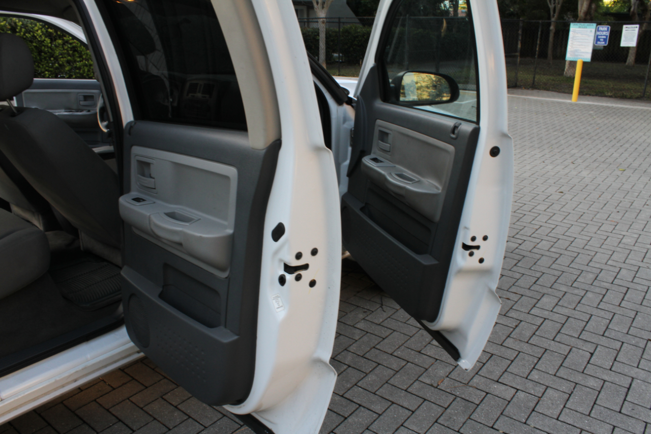 Dodge Dakota SLT Quad Cab 2WD 2006