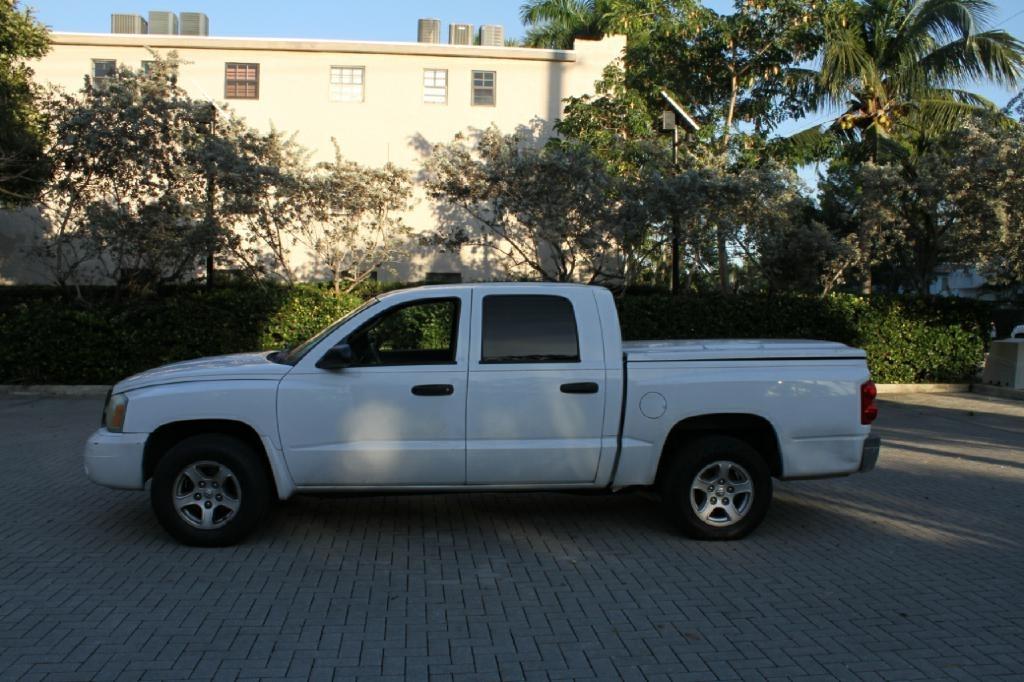 Dodge Dakota SLT Quad Cab 2WD 2006