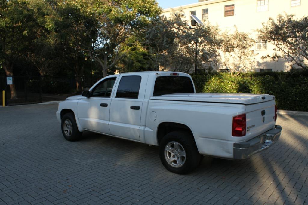 Dodge Dakota SLT Quad Cab 2WD 2006
