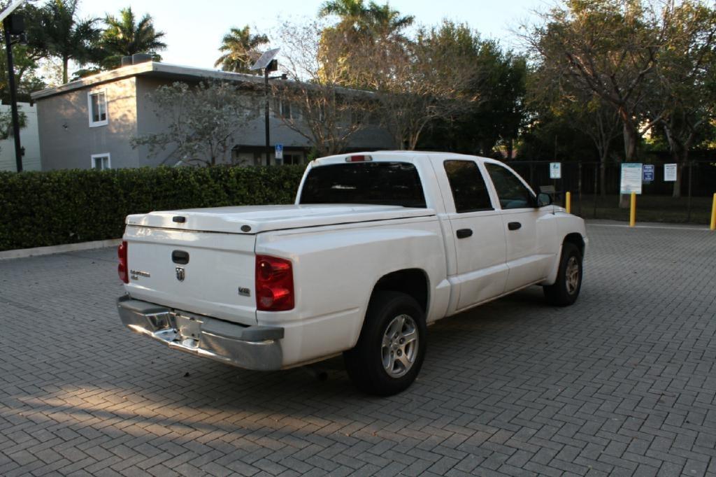 Dodge Dakota SLT Quad Cab 2WD 2006