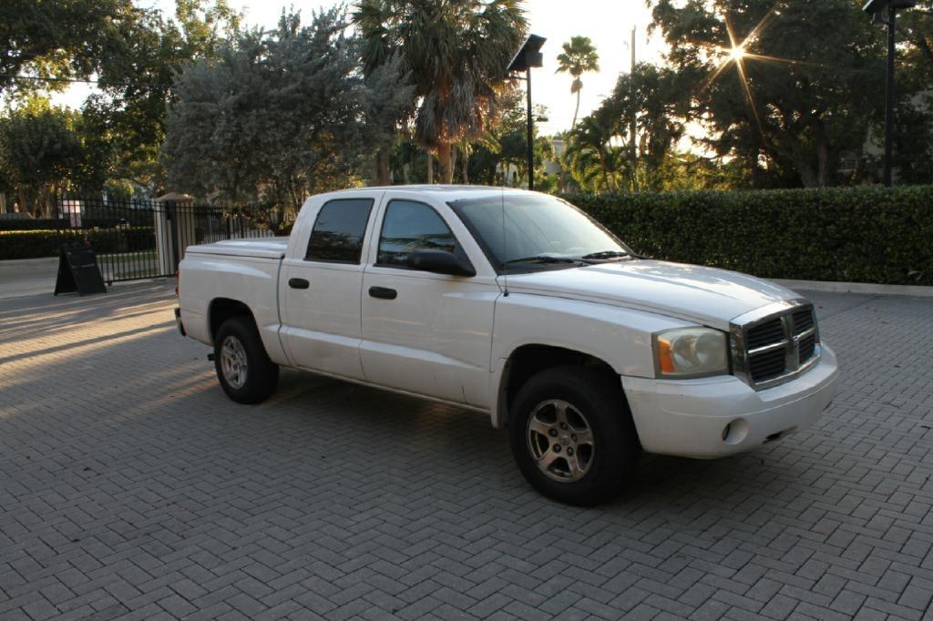 Dodge Dakota SLT Quad Cab 2WD 2006