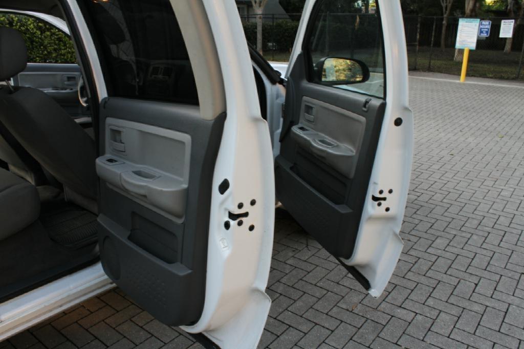 Dodge Dakota SLT Quad Cab 2WD 2006