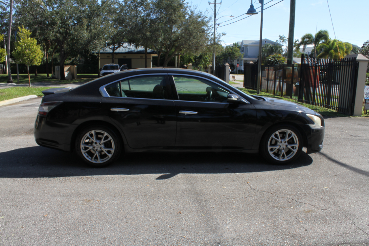Nissan Maxima SV 2014