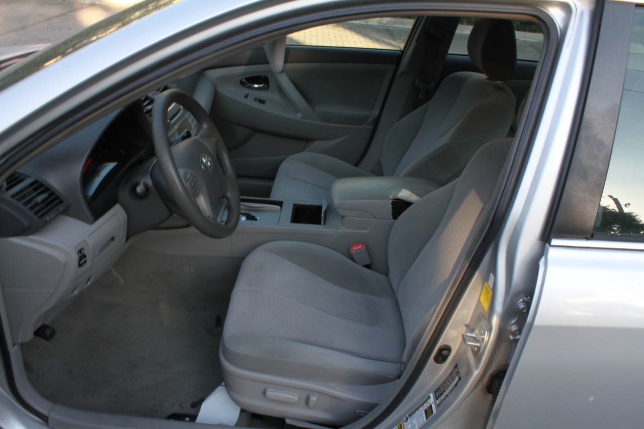 Toyota Camry Base 6-Spd AT 2011