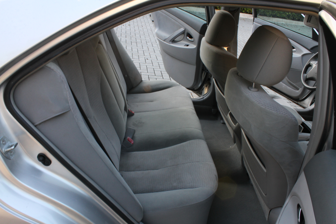 Toyota Camry Base 6-Spd AT 2011