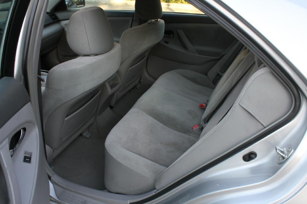 Toyota Camry Base 6-Spd AT 2011