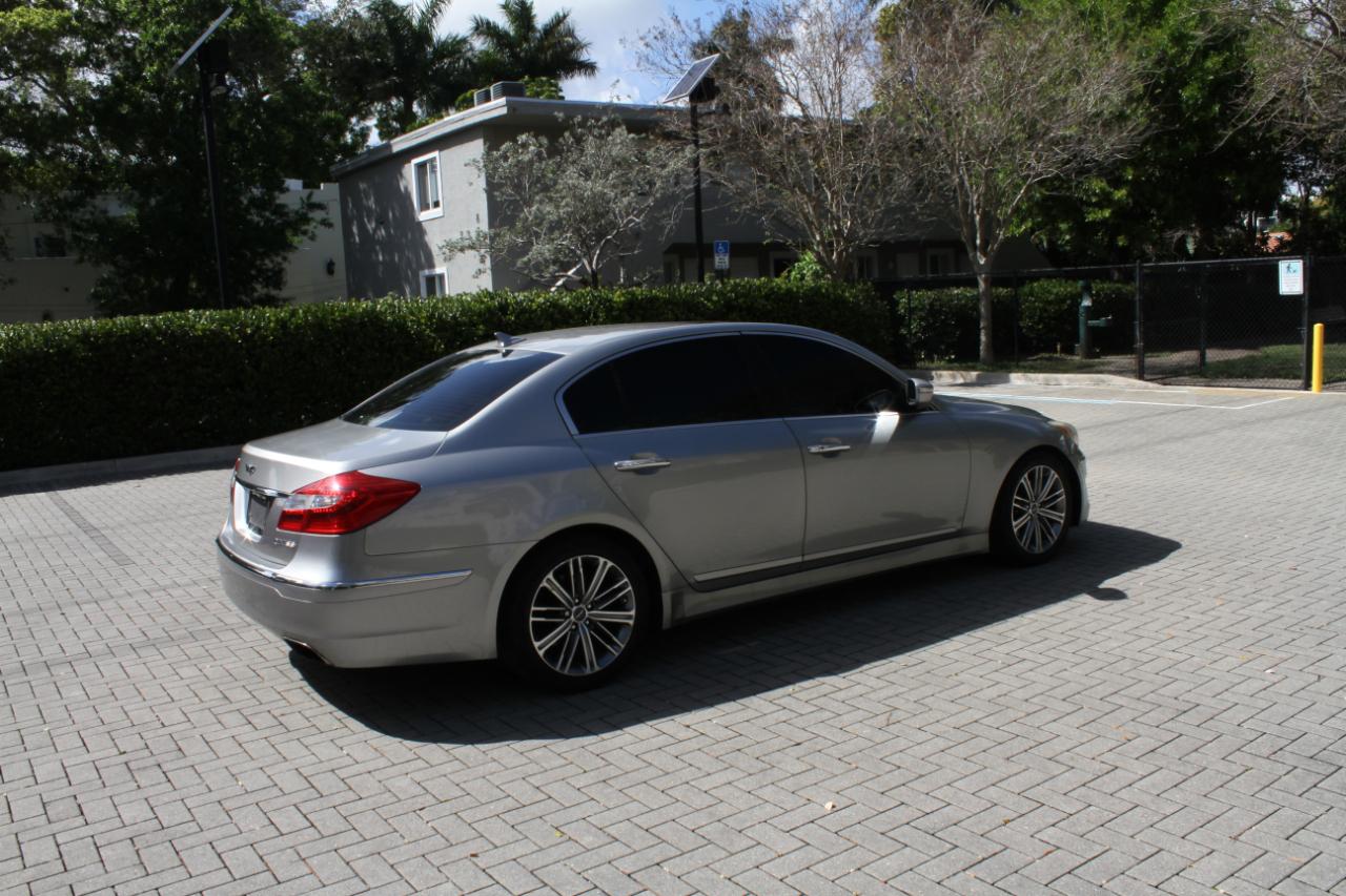 Hyundai Genesis 3.8L 2012