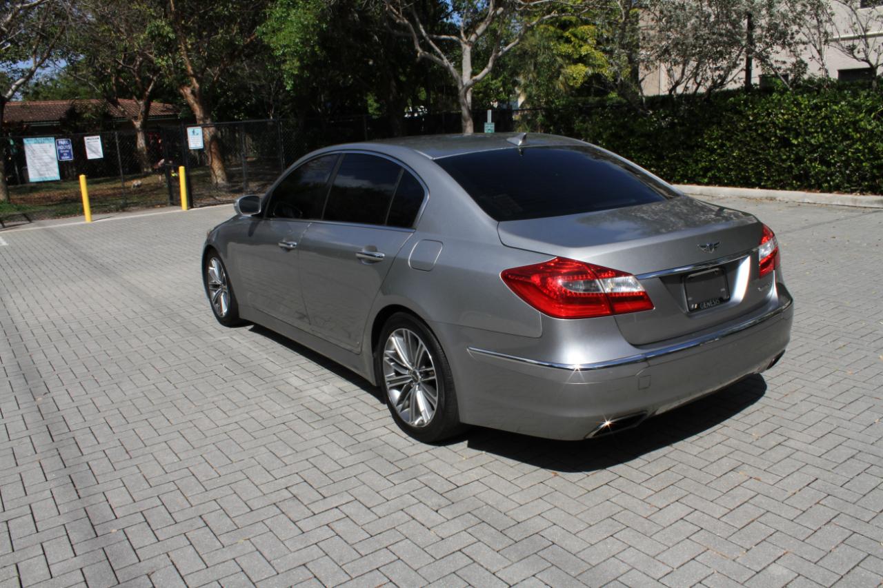 Hyundai Genesis 3.8L 2012