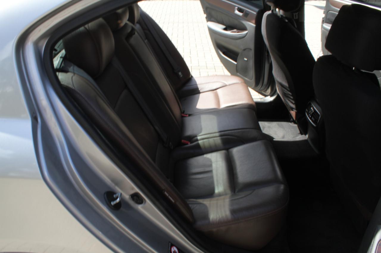 Hyundai Genesis 3.8L 2012