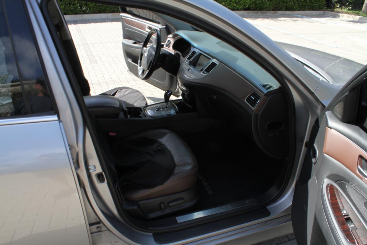Hyundai Genesis 3.8L 2012