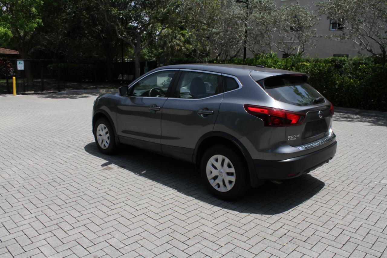 Nissan Rogue Sport S 2019