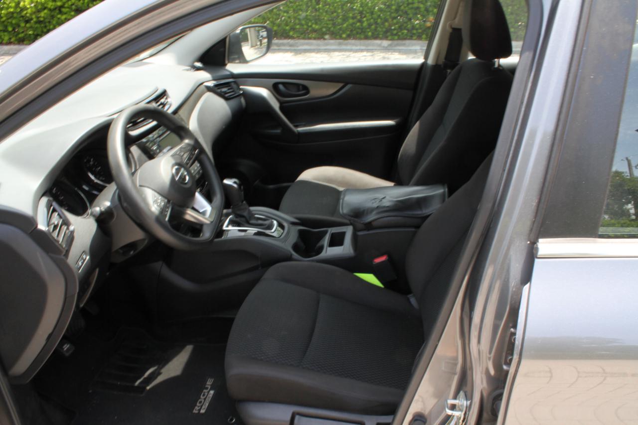 Nissan Rogue Sport S 2019